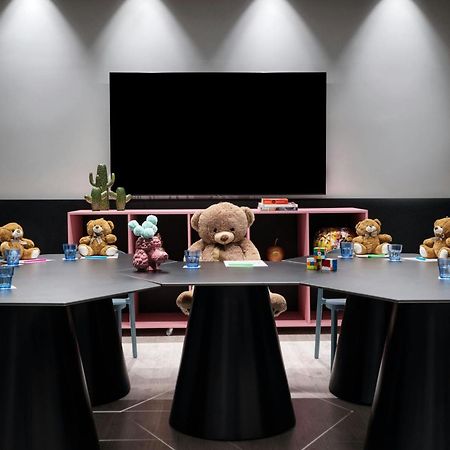 Moxy Athens City Екстер'єр фото