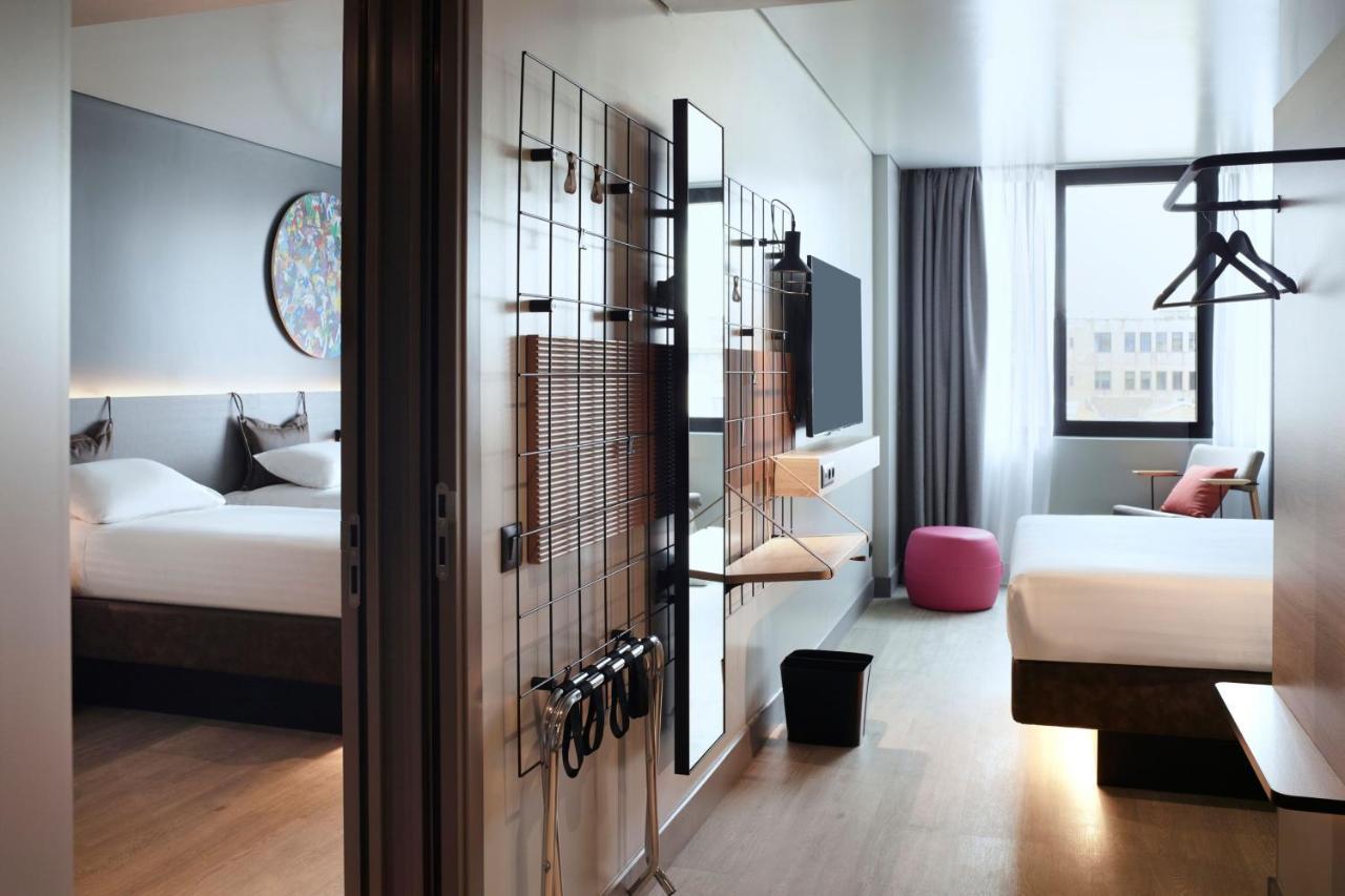 Moxy Athens City Екстер'єр фото