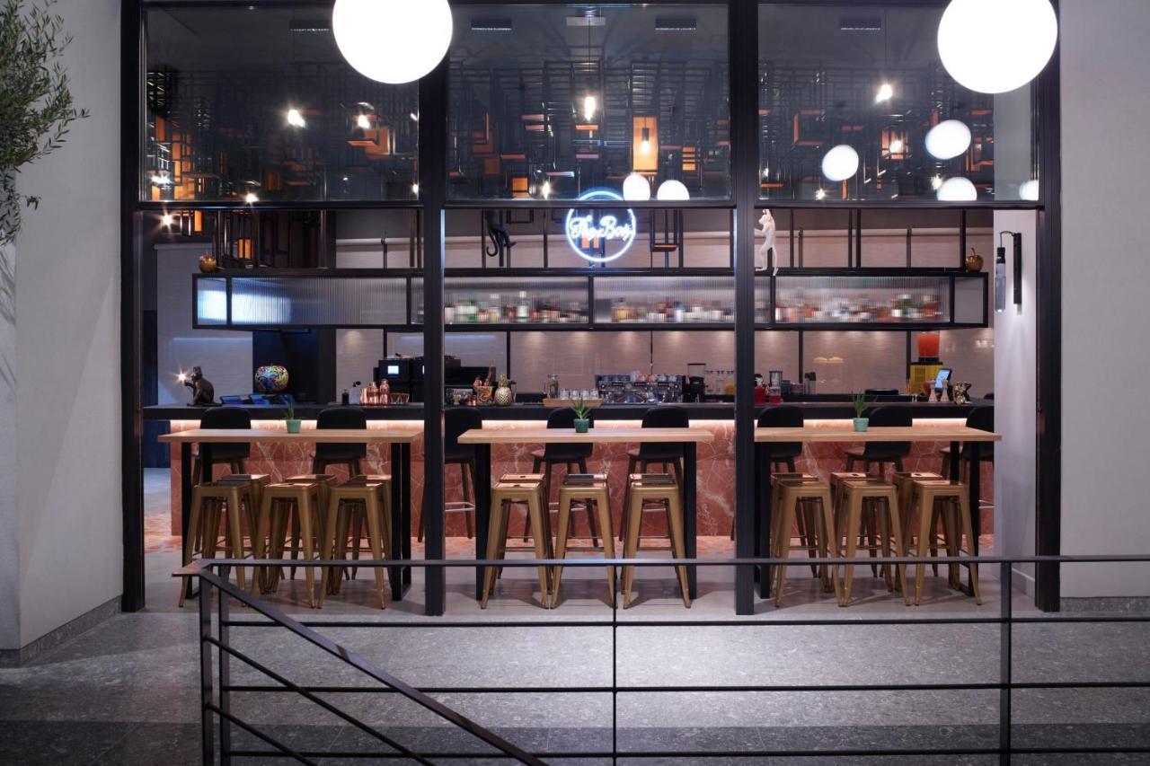 Moxy Athens City Екстер'єр фото