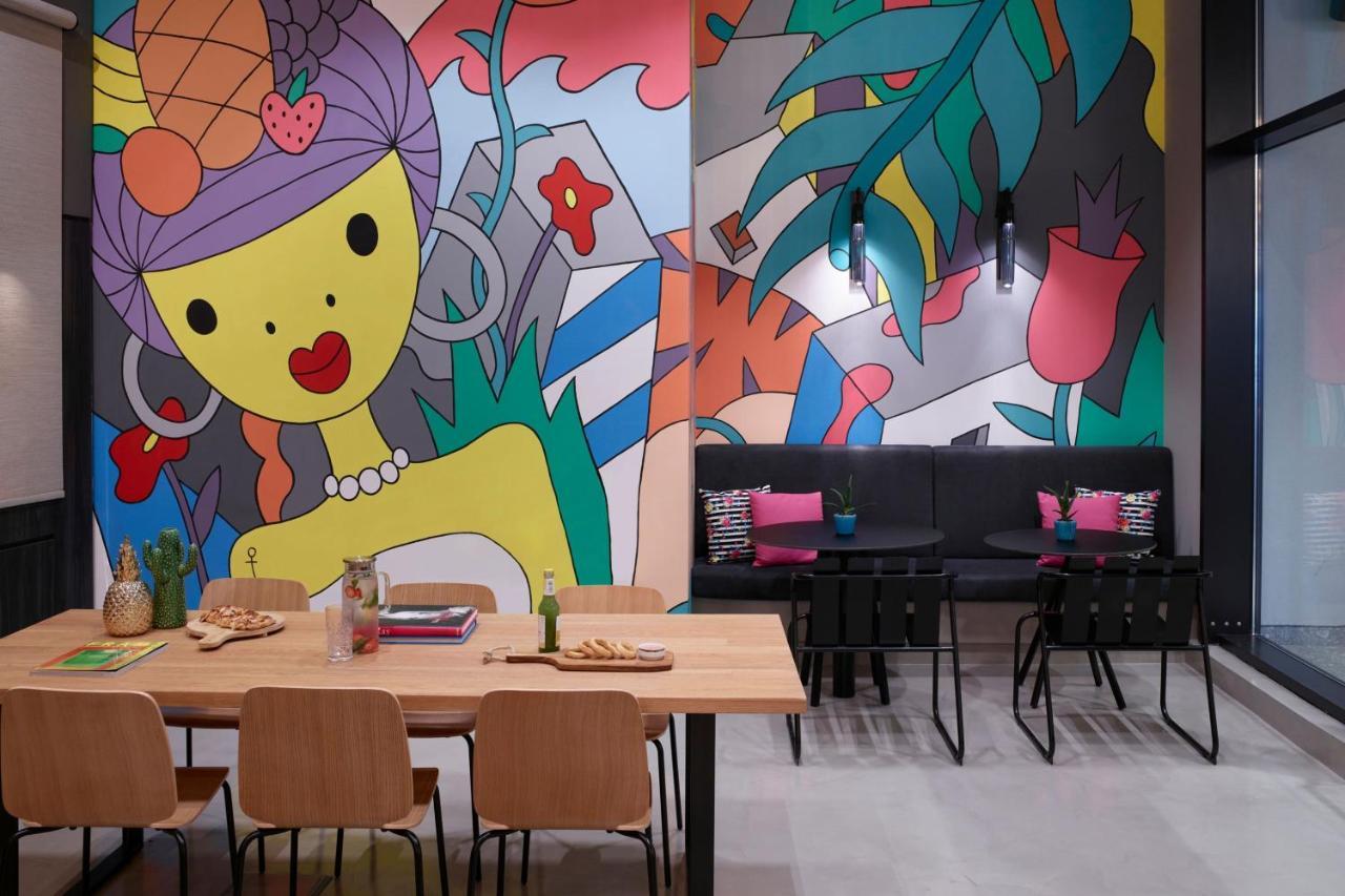 Moxy Athens City Екстер'єр фото