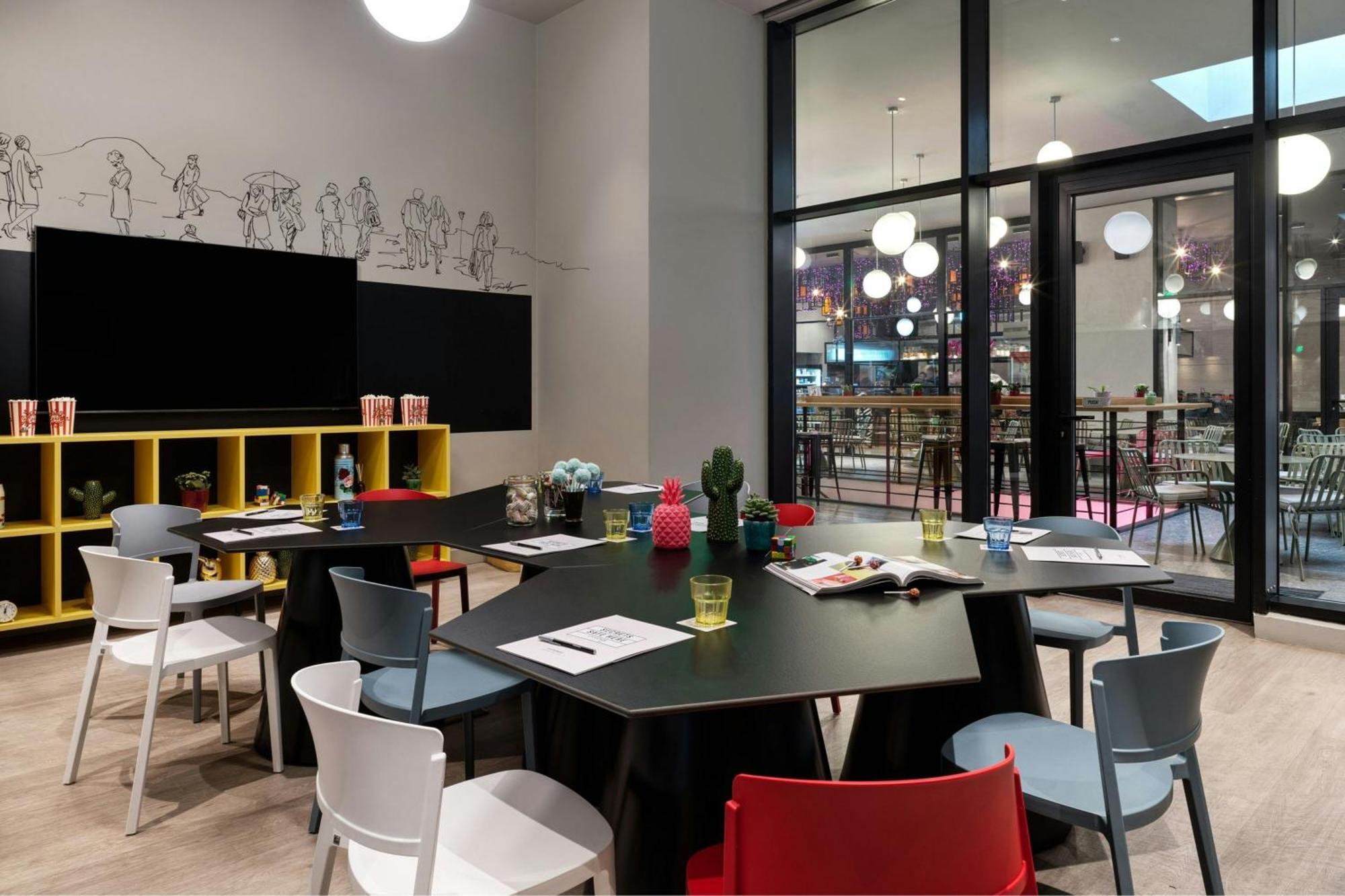 Moxy Athens City Екстер'єр фото